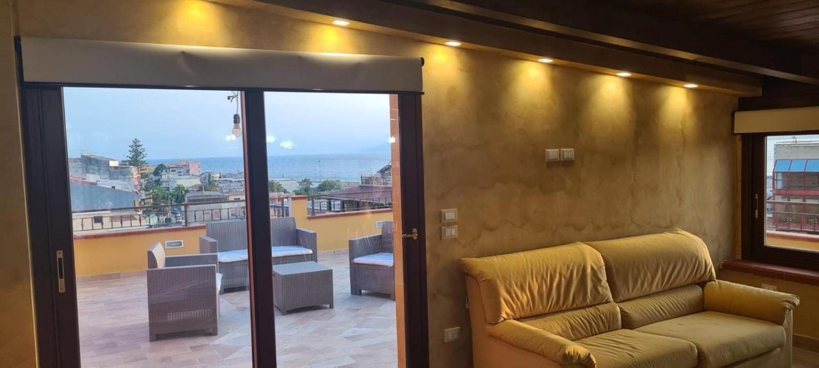 B&B Around The World Villa San Giovanni Exterior foto